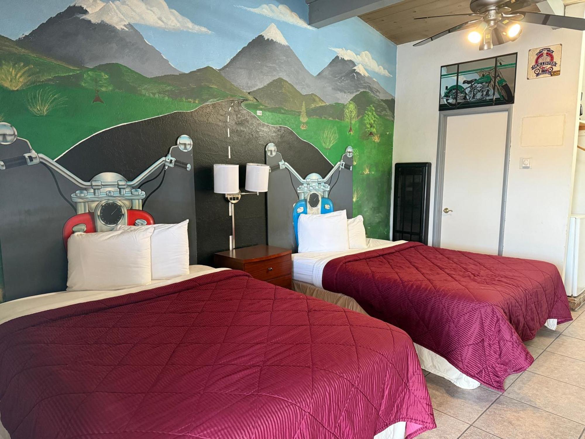 Cinderella Motel Hollister Esterno foto